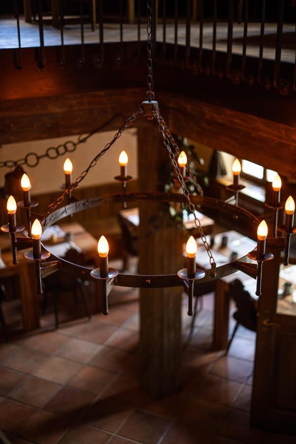 Peanut Medieval Lodge サン・テュルサンヌ エクステリア 写真