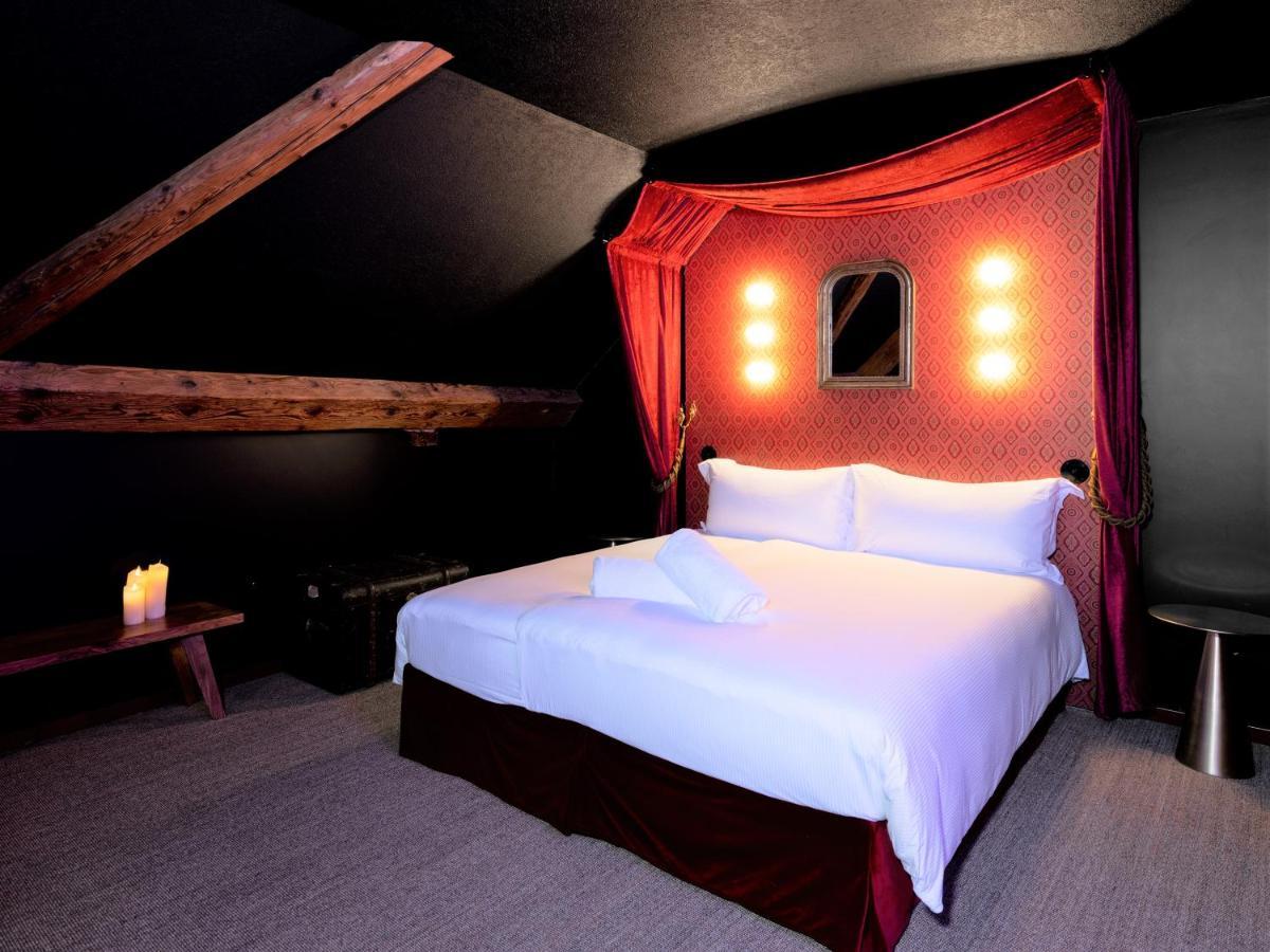 Peanut Medieval Lodge サン・テュルサンヌ エクステリア 写真
