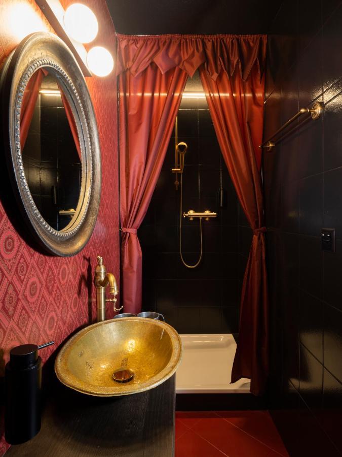 Peanut Medieval Lodge サン・テュルサンヌ エクステリア 写真
