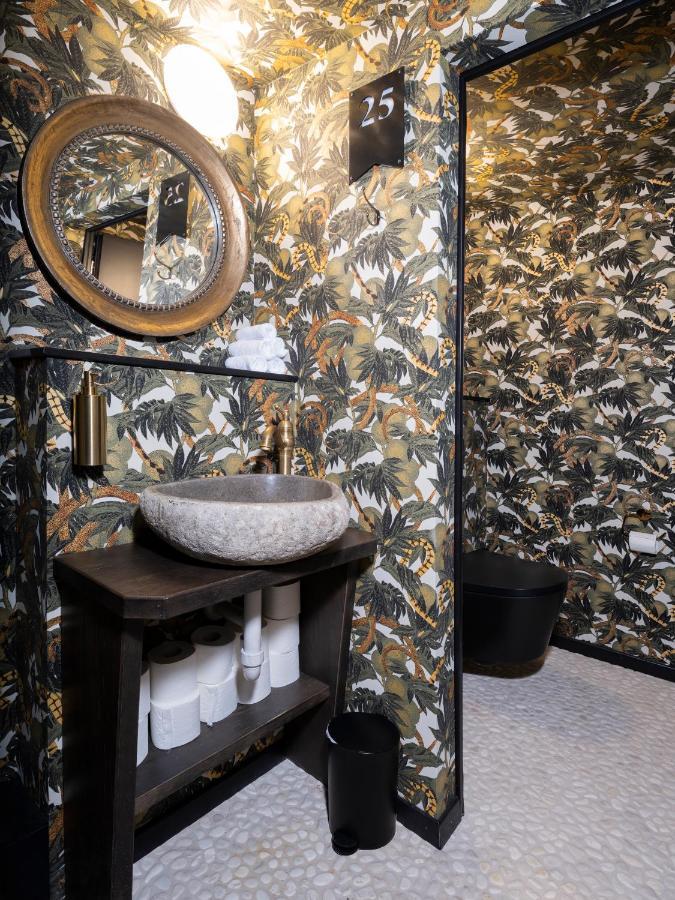 Peanut Medieval Lodge サン・テュルサンヌ エクステリア 写真